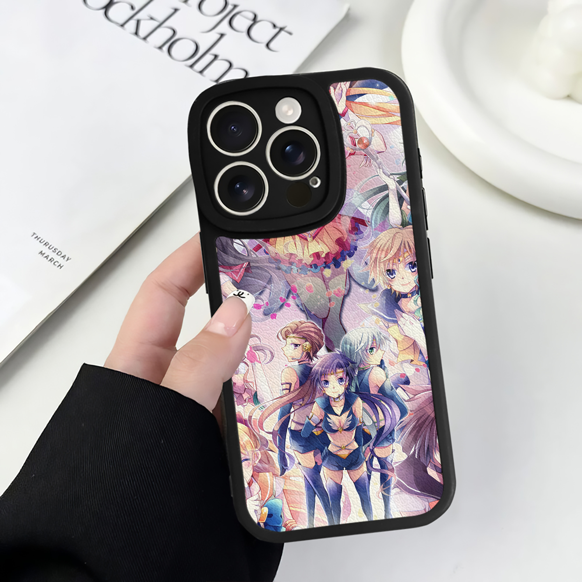 （画像用） 美少女戦士セーラームーン Sailor Moon 【iPhone 16シリーズ対応】シリコンスマホケース（レザー調） 材質：シリコン
